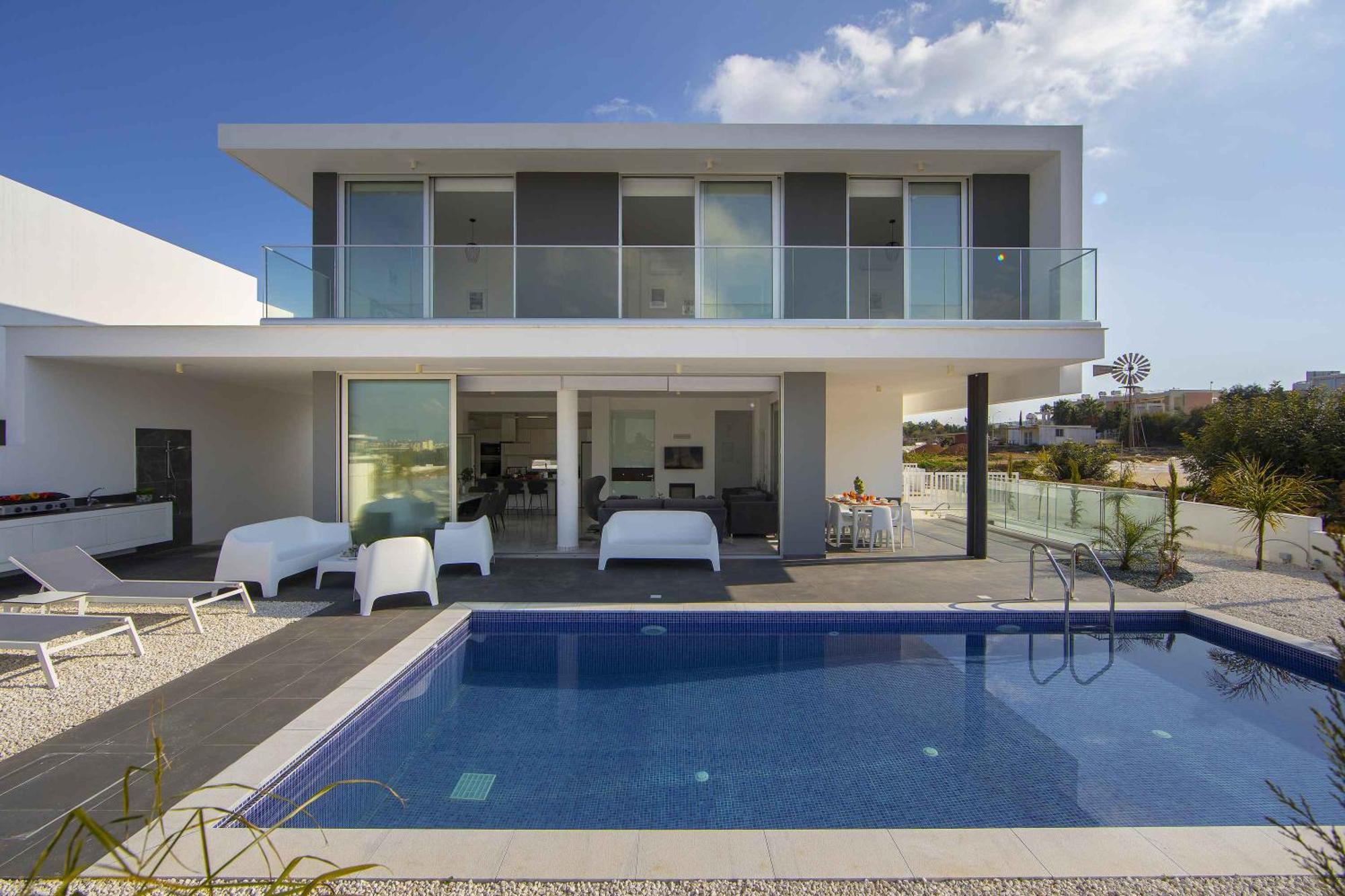 Villa Brand New Luxurious With Pool *